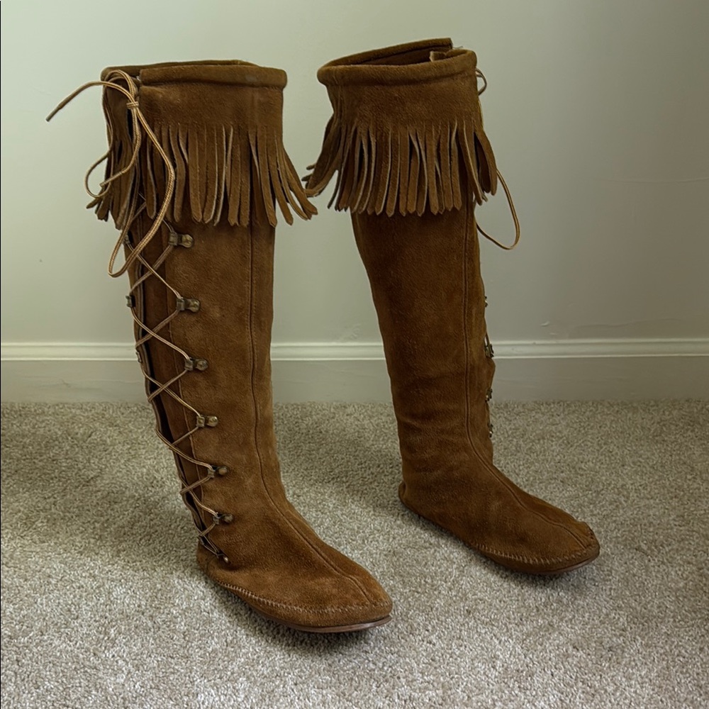 Minnetonka Suede Side-Lace Up Moccasin Boots Fringe Detail Brown